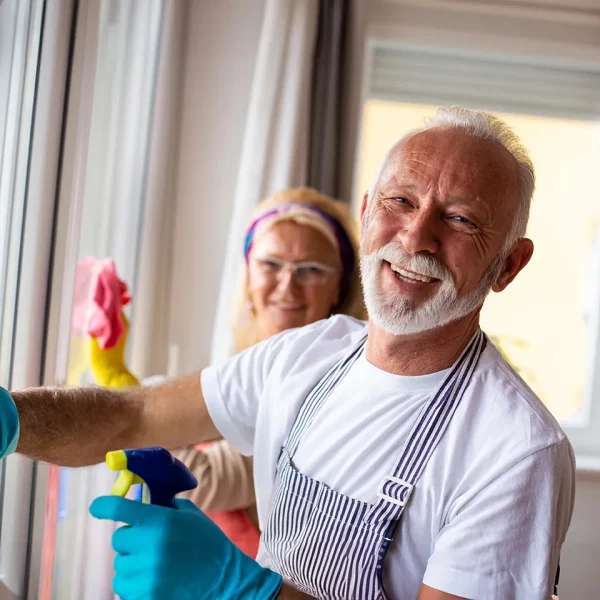 Städning och fönsterputs från Seniorbolaget